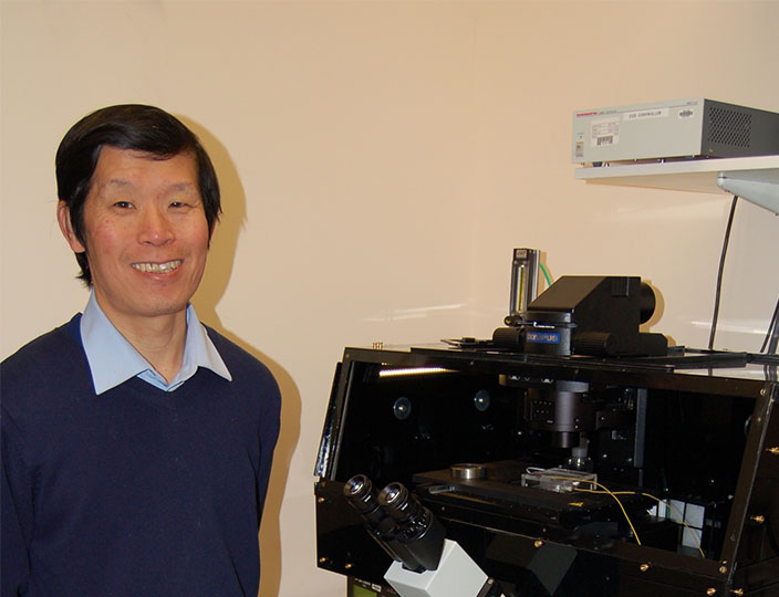 Dr Yan Gu, Head of the Confocal Imaging & Analysis Laboratory at the NIMR 